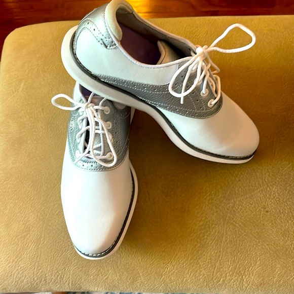 Ladies FootJoy golf shoes 💜🩶 - Picture 1 of 6
